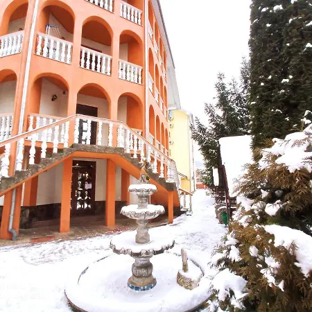 славутич Hotel