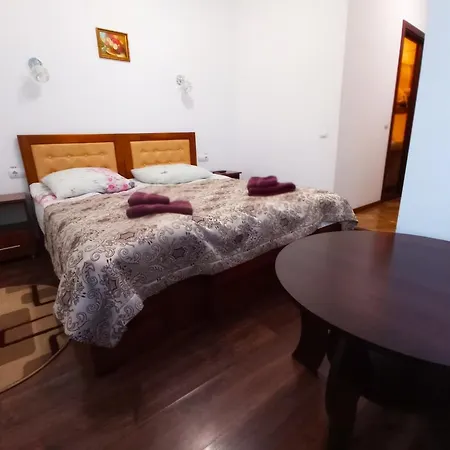 Hotel славутич *