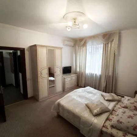 Hotel славутич Poljana