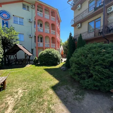 славутич Otel Polyana (Transcarpathia)